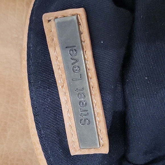 Street Level women's leather purse. - Picture 11 of 11